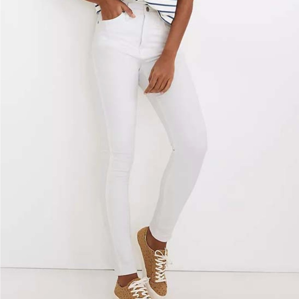 Madewell white skinny jeans. Never worn. Size 25